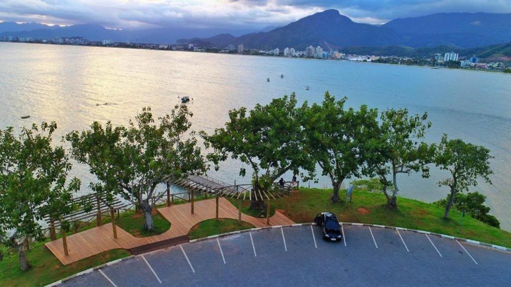 Apto Lindo 2 Dor Piscina Ar Internet 103 A Caraguatatuba Exteriér fotografie